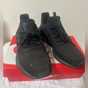 ADIDAS MEN SWIFT RUN 1.0 SHOES